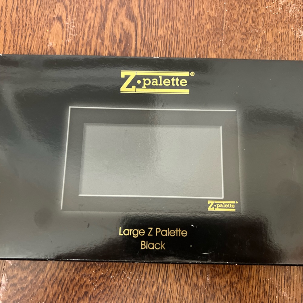 COPY - Large Z palette brand new